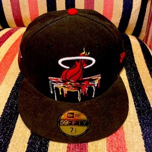 Miami Heat melting logo very rare never worn fitted 7 1/2